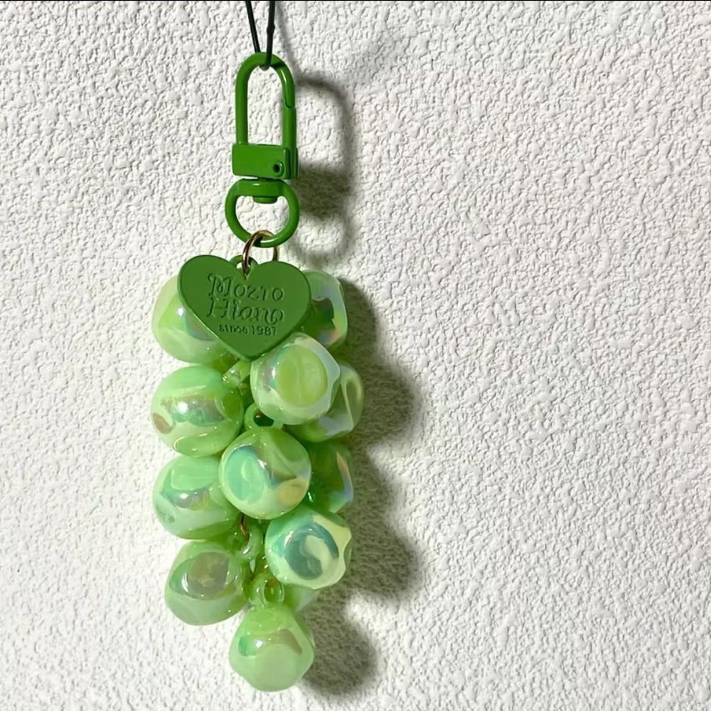 🎂 Beaded Grape Cluster Charm Keychain - Picture 5 of 8